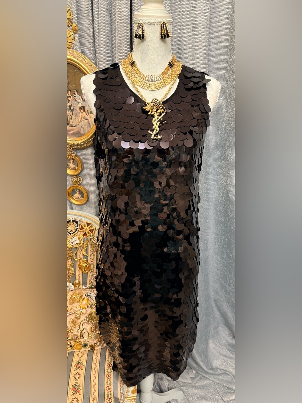 Gatsby‑Style Vintage Black Sequin Dress with Complimentary Jewelry